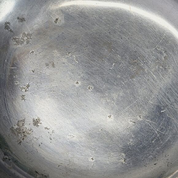 Vtg Pewter Fruit Bowl Raised Grapevine Rope Basket Weave Rim Heavy Catch All - Picture 10 of 11